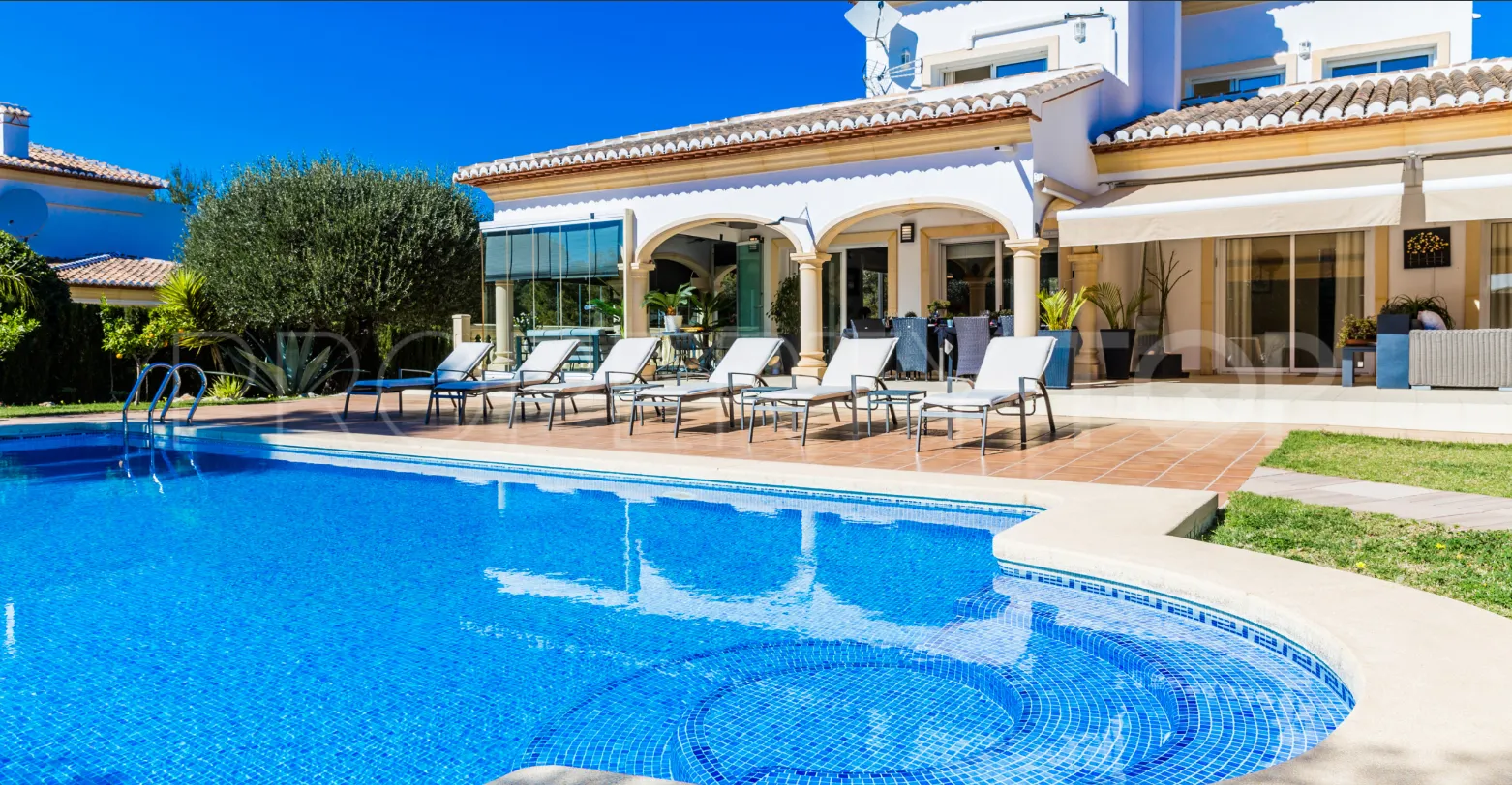 Villa con 4 dormitorios en venta en Pinomar