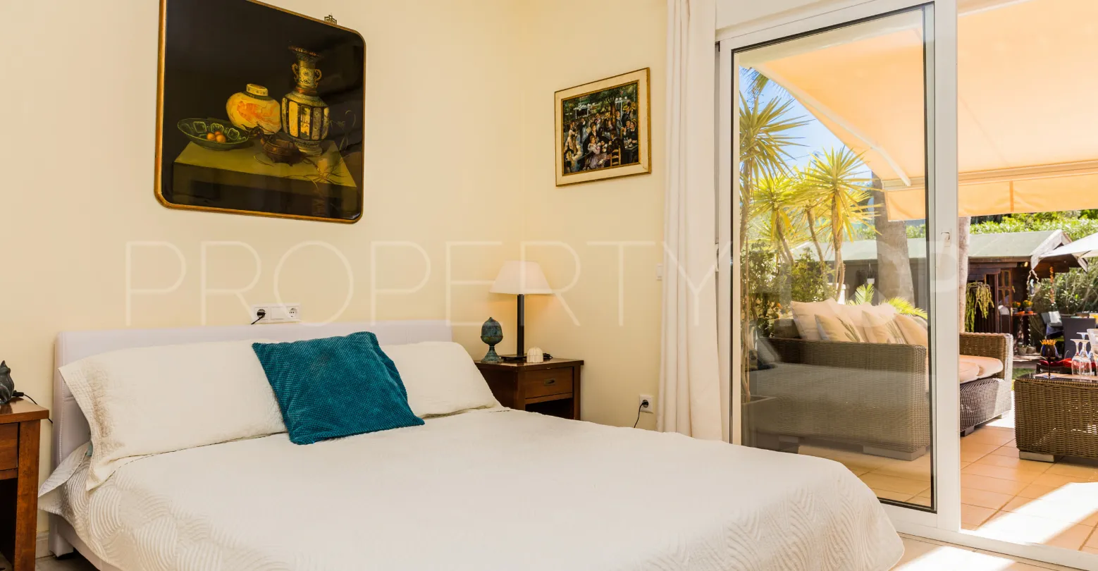 Villa con 4 dormitorios en venta en Pinomar