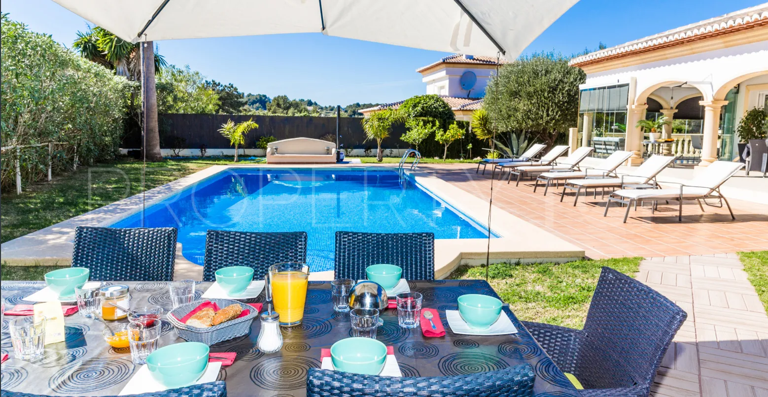 Villa con 4 dormitorios en venta en Pinomar