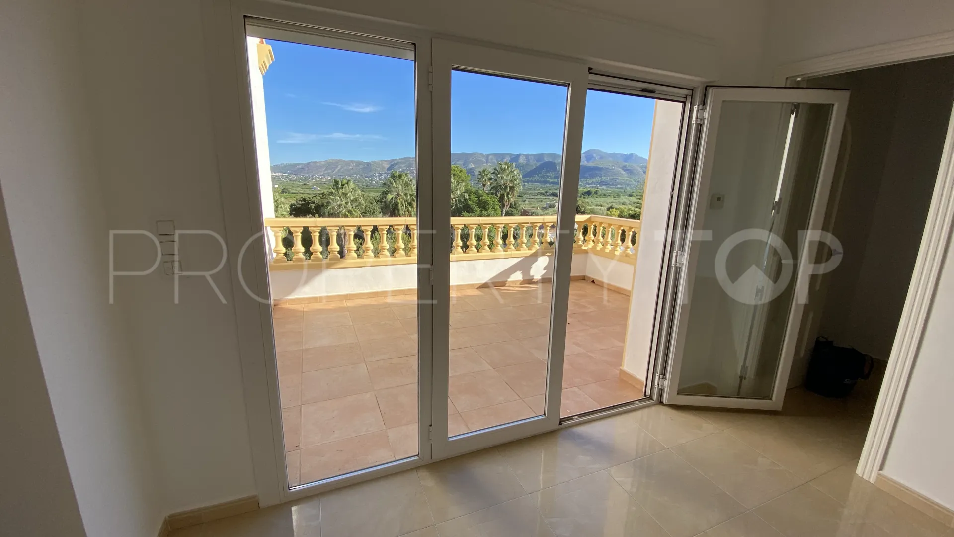 For sale villa in Beniarbeig