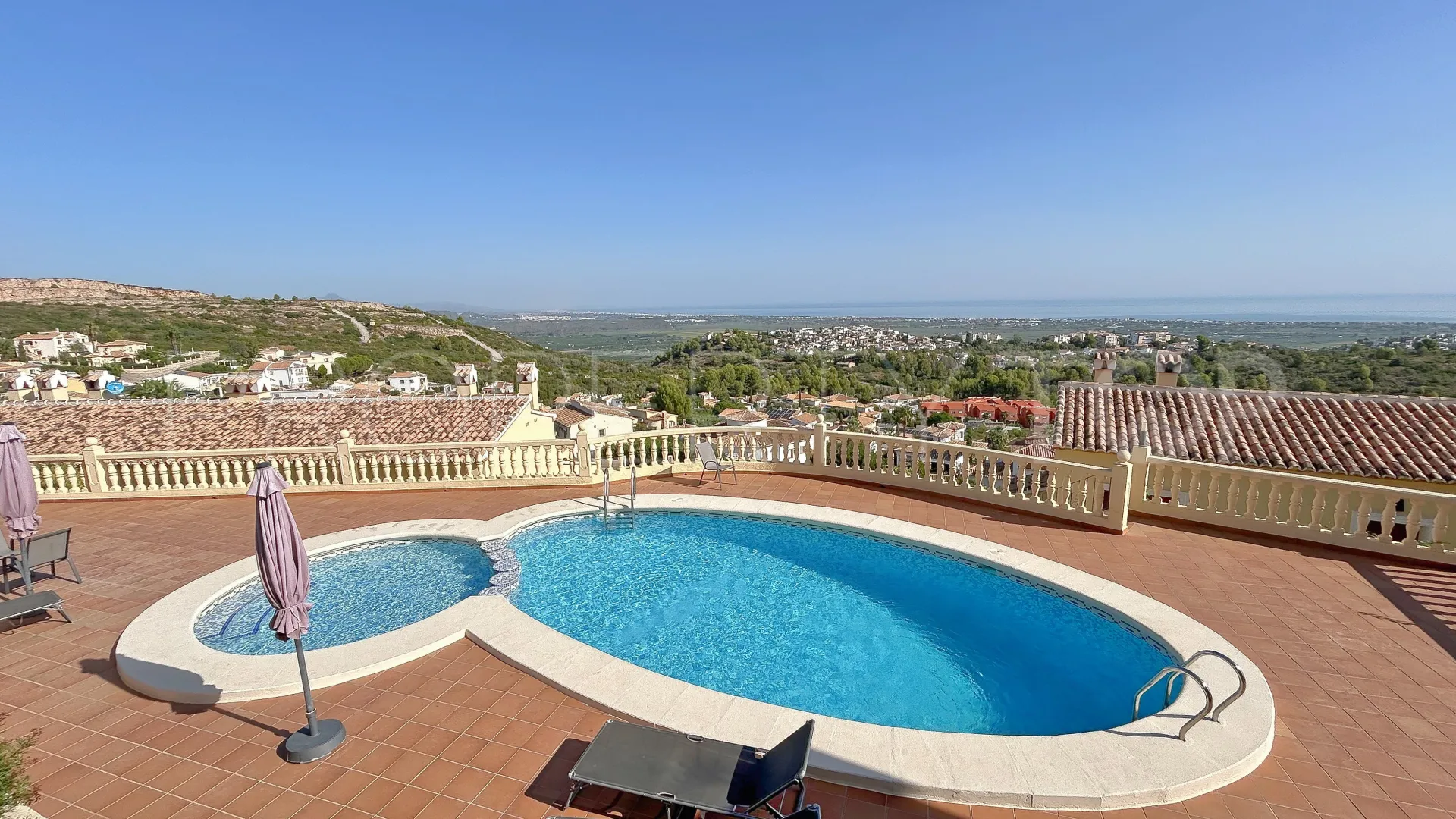 For sale Ráfol de Almunia town house with 3 bedrooms