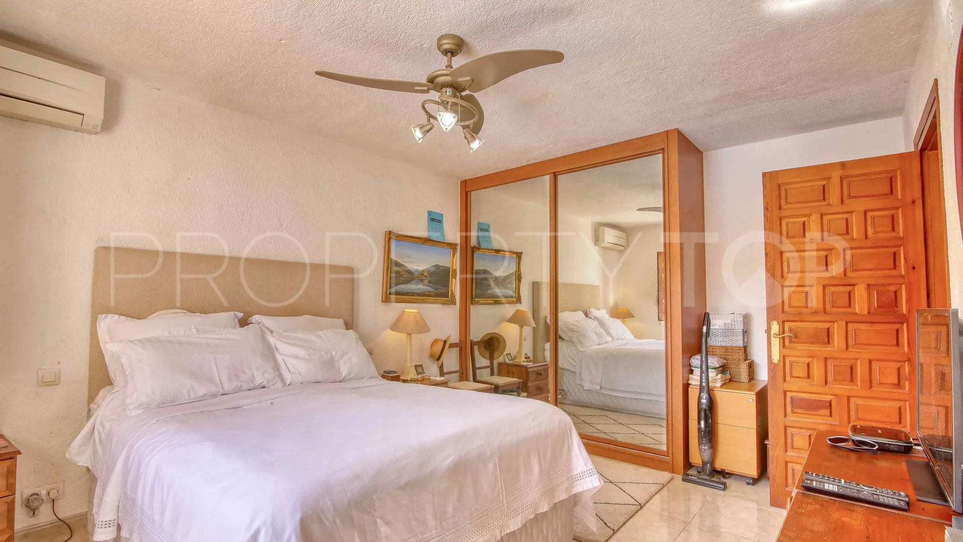 Villa with 4 bedrooms for sale in Portichol