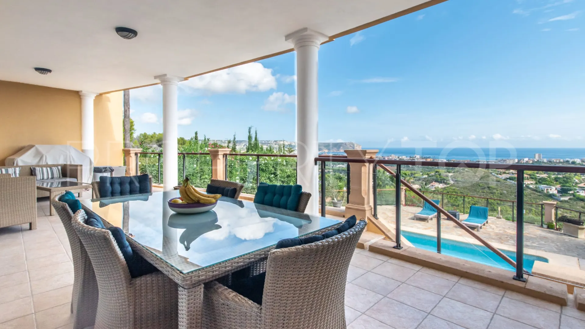 Villa con 7 dormitorios en venta en Jávea