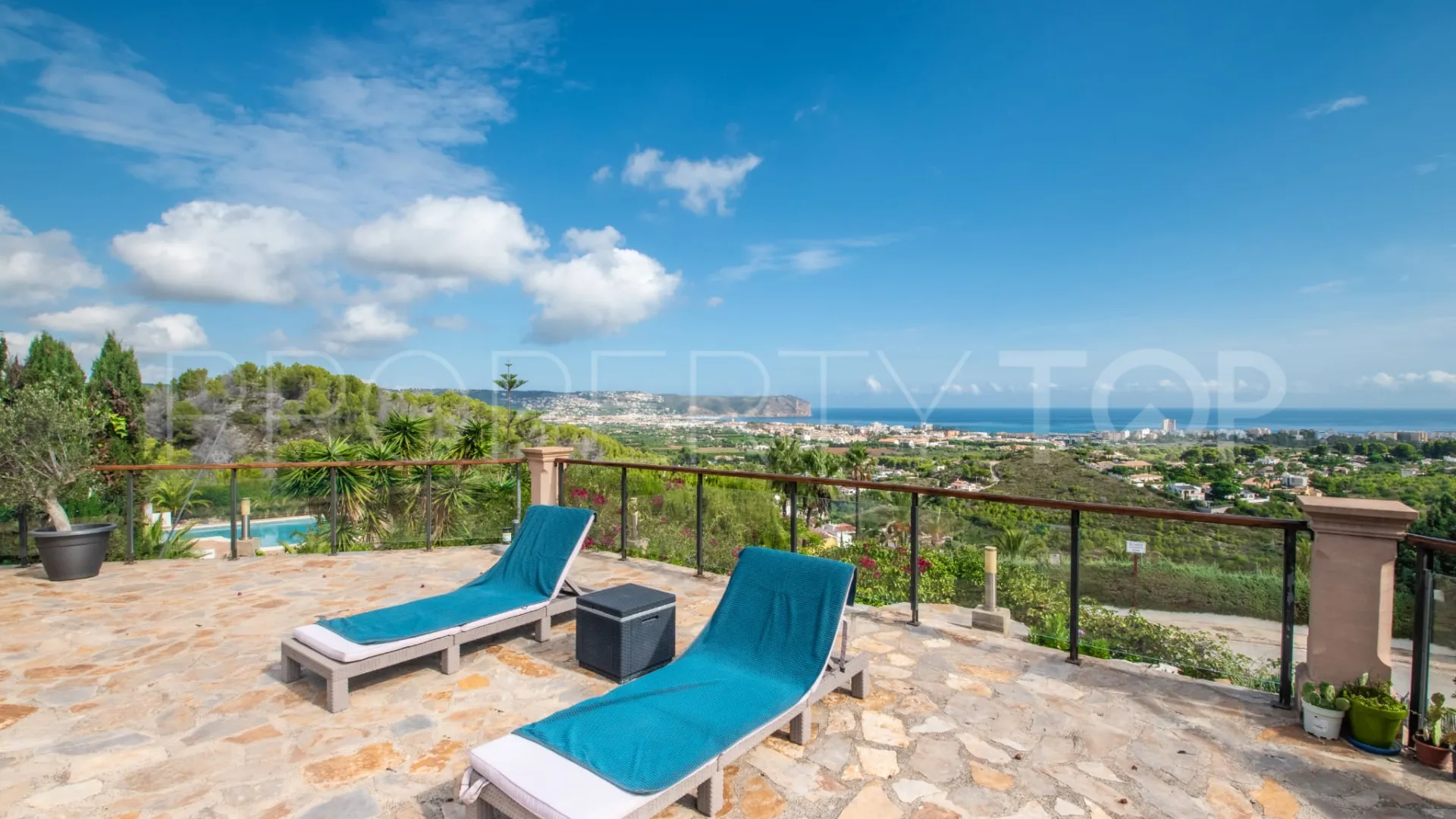 Villa con 7 dormitorios en venta en Jávea