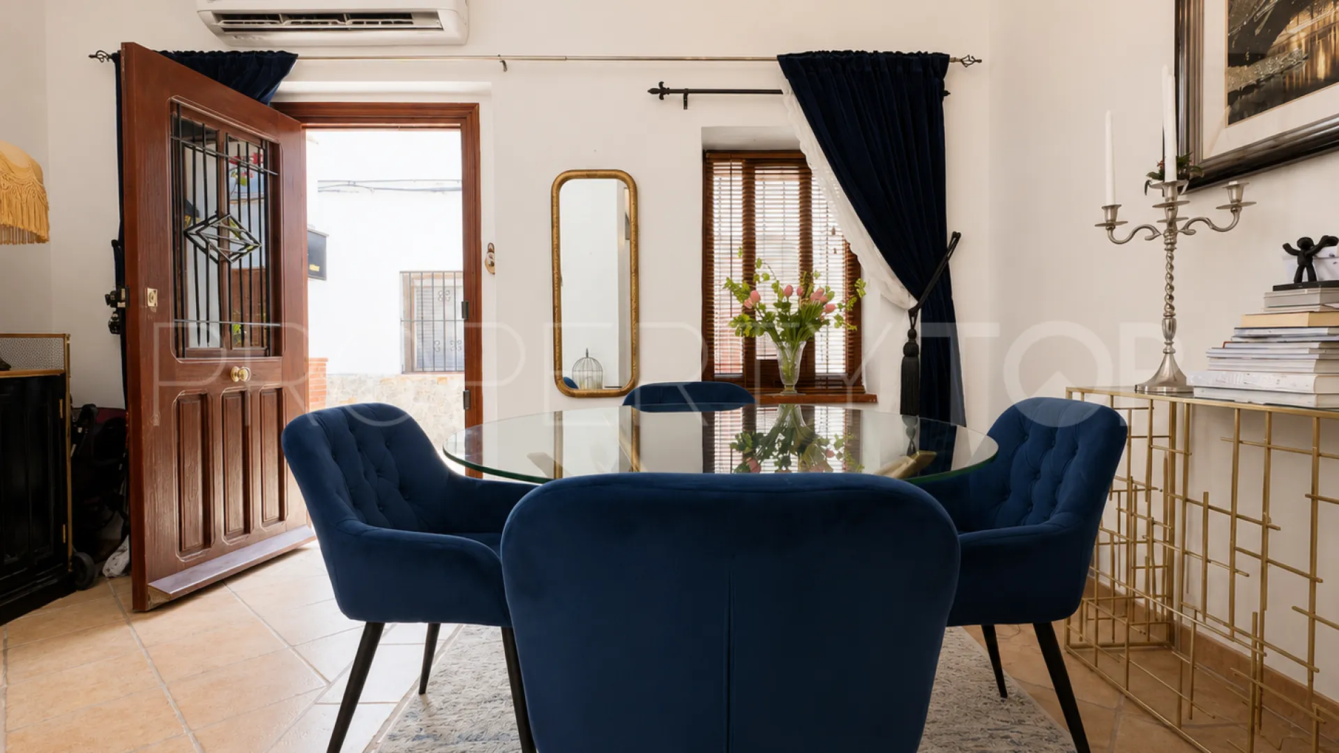 For sale town house in Oliva