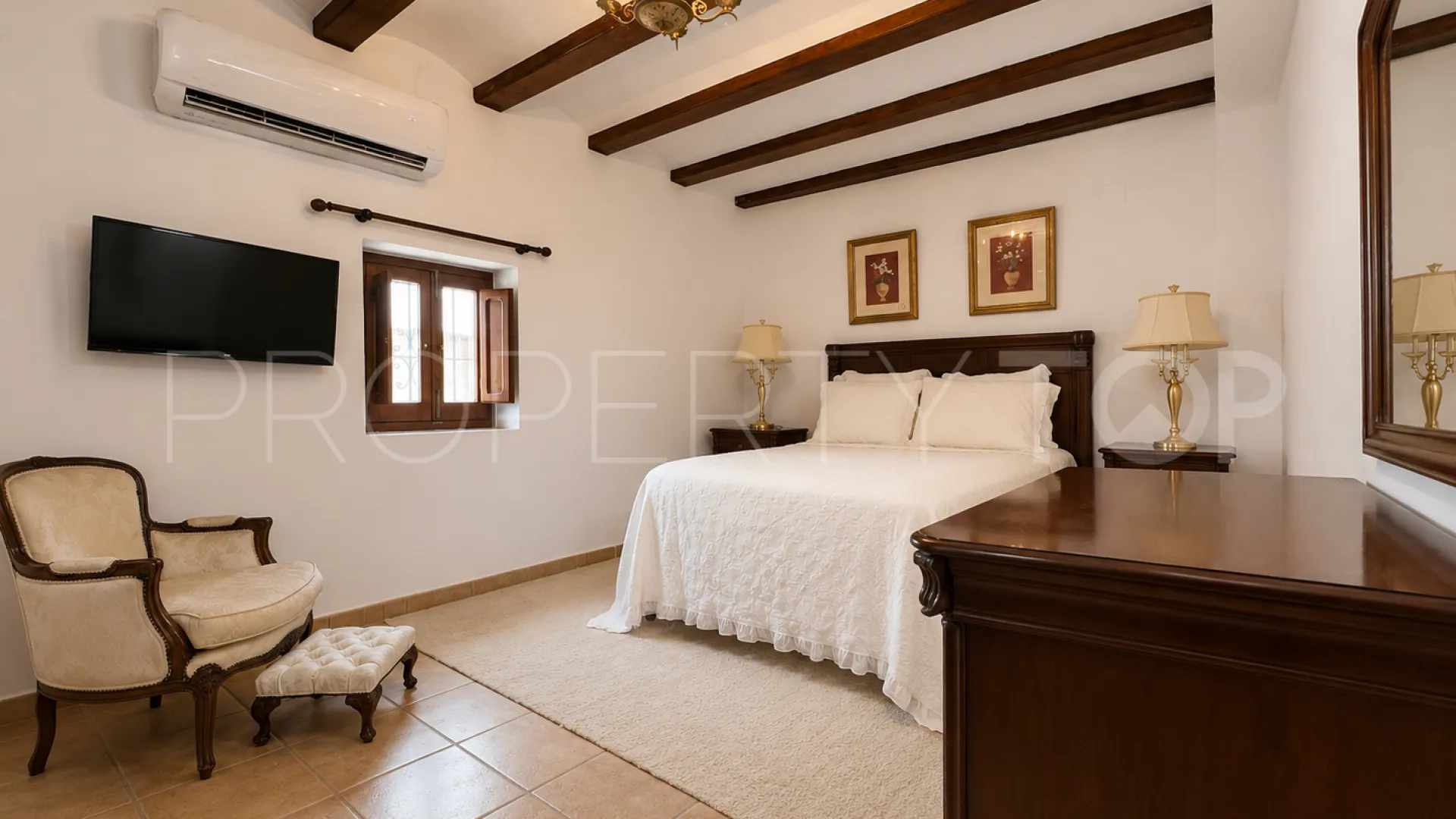 For sale town house in Oliva