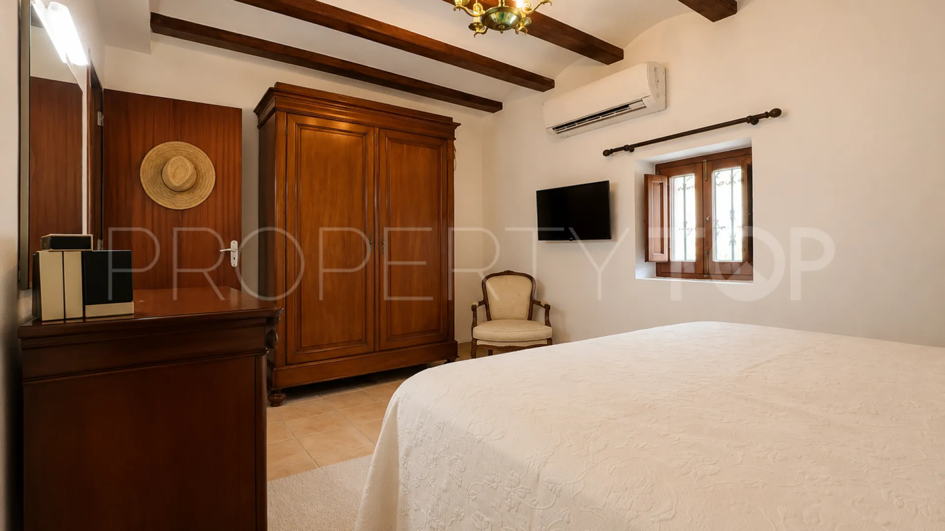 For sale town house in Oliva