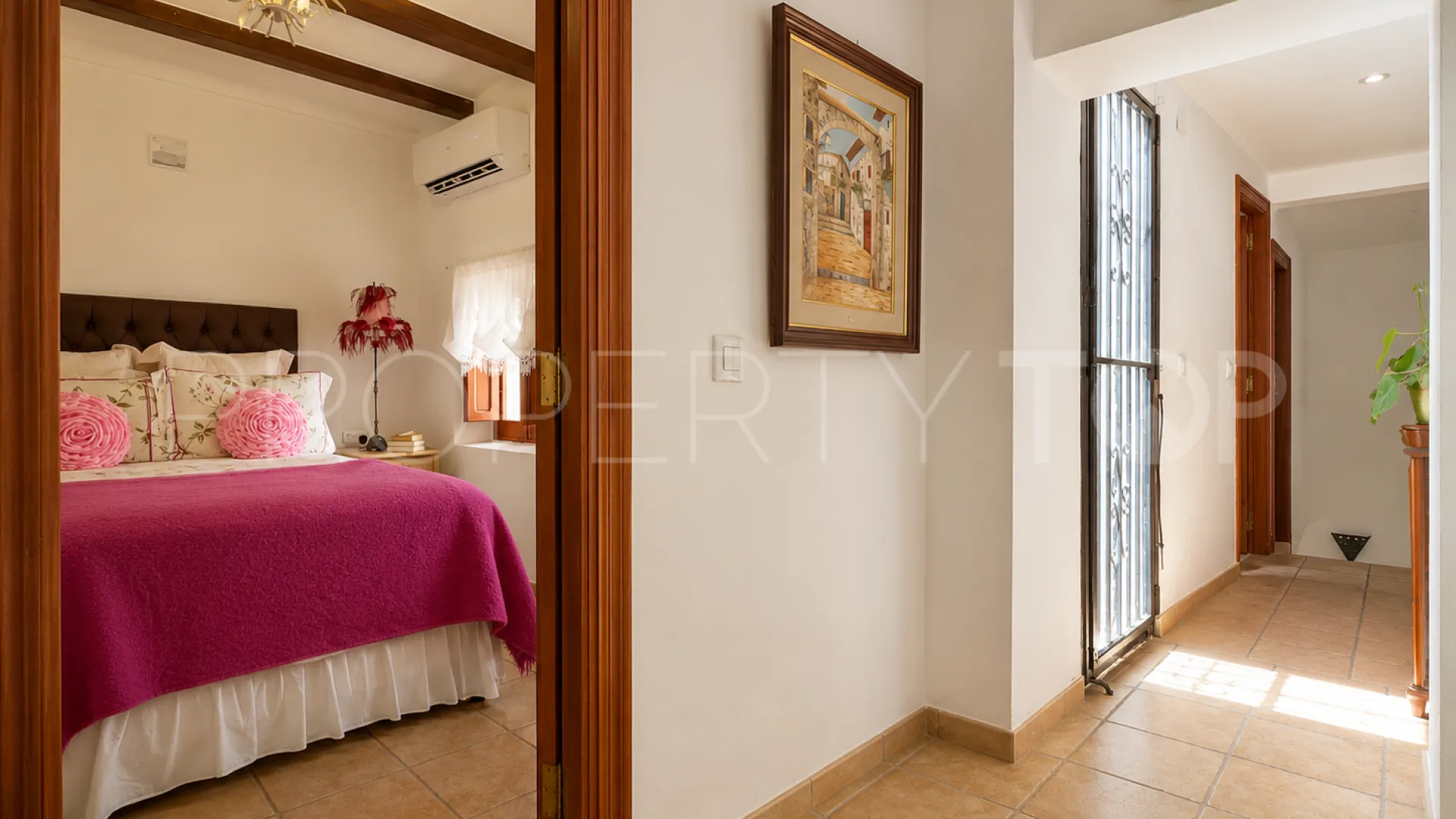 For sale town house in Oliva