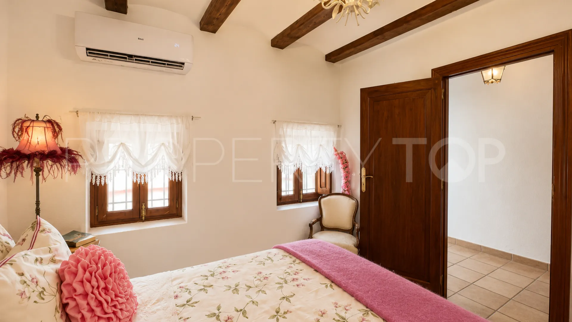 For sale town house in Oliva