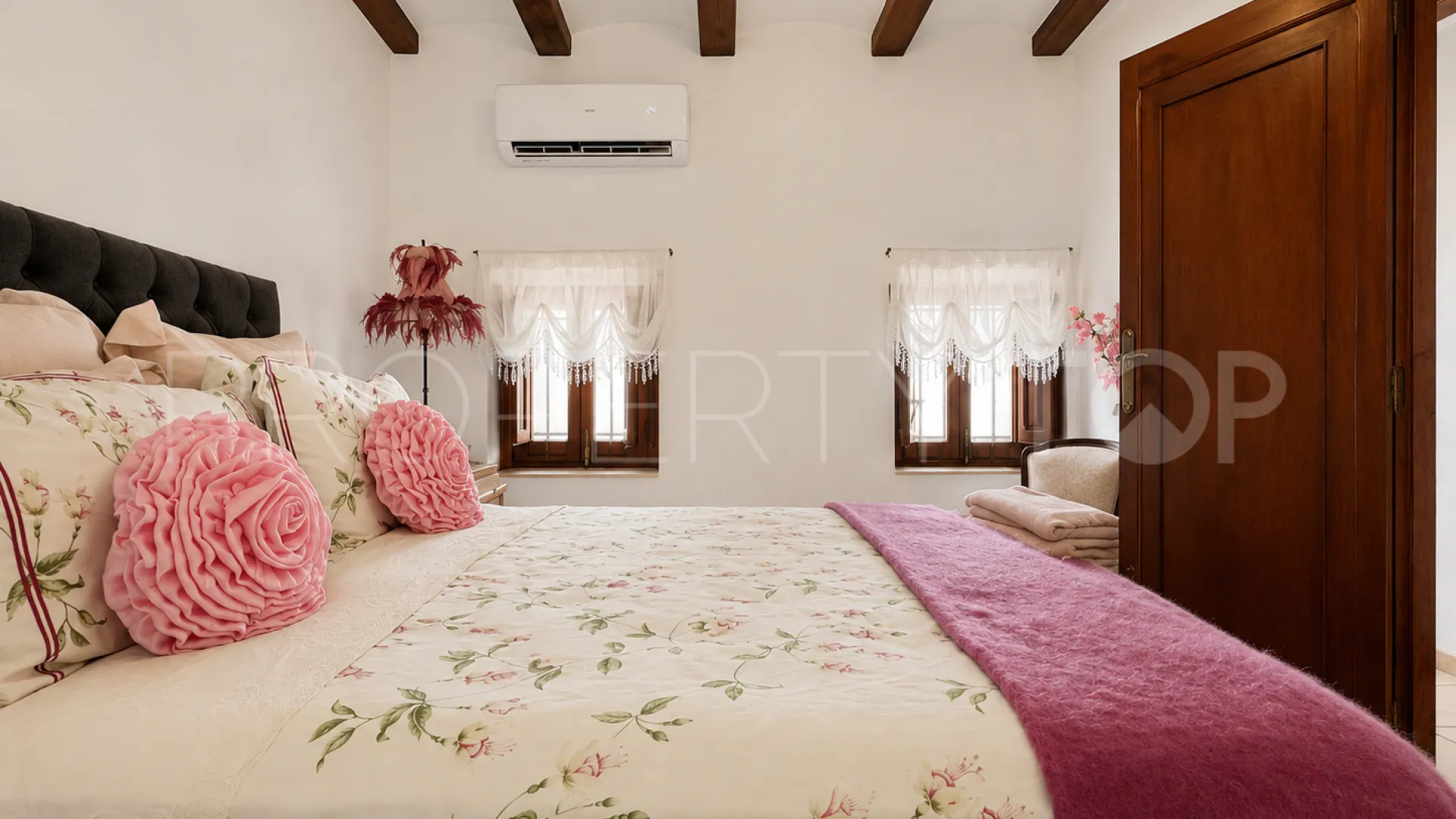 For sale town house in Oliva