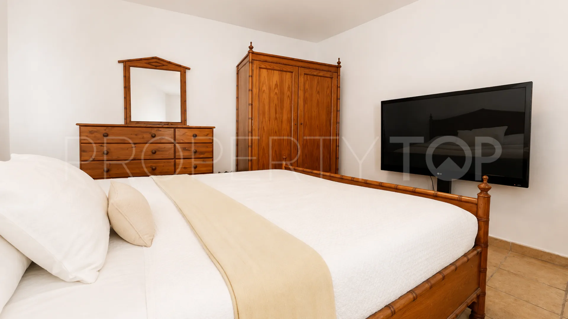 For sale town house in Oliva