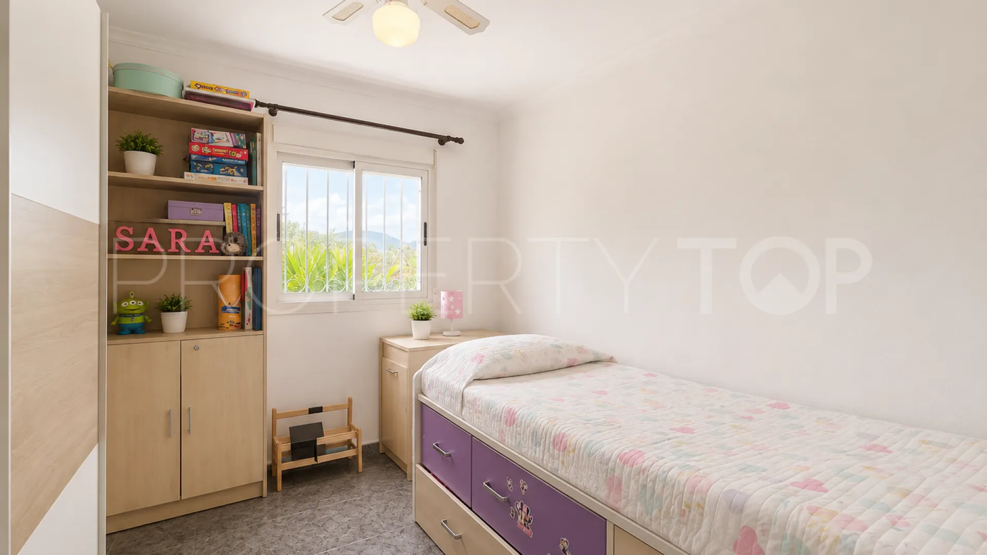 For sale 4 bedrooms finca in Oliva