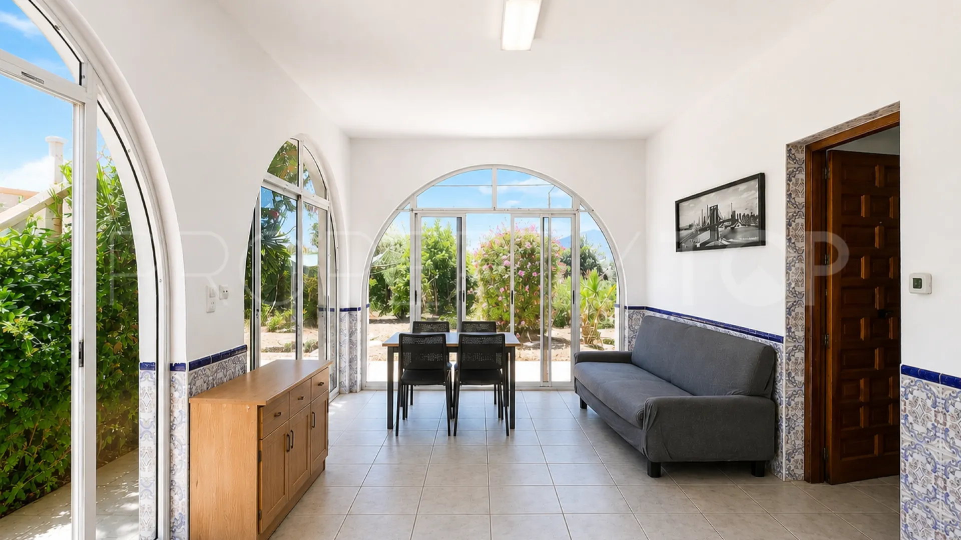 For sale 4 bedrooms finca in Oliva
