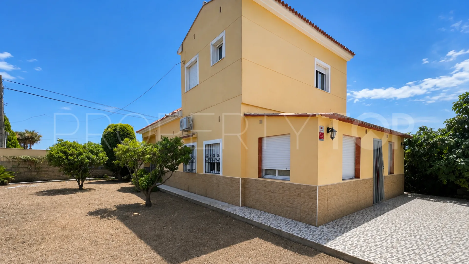 For sale 4 bedrooms finca in Oliva