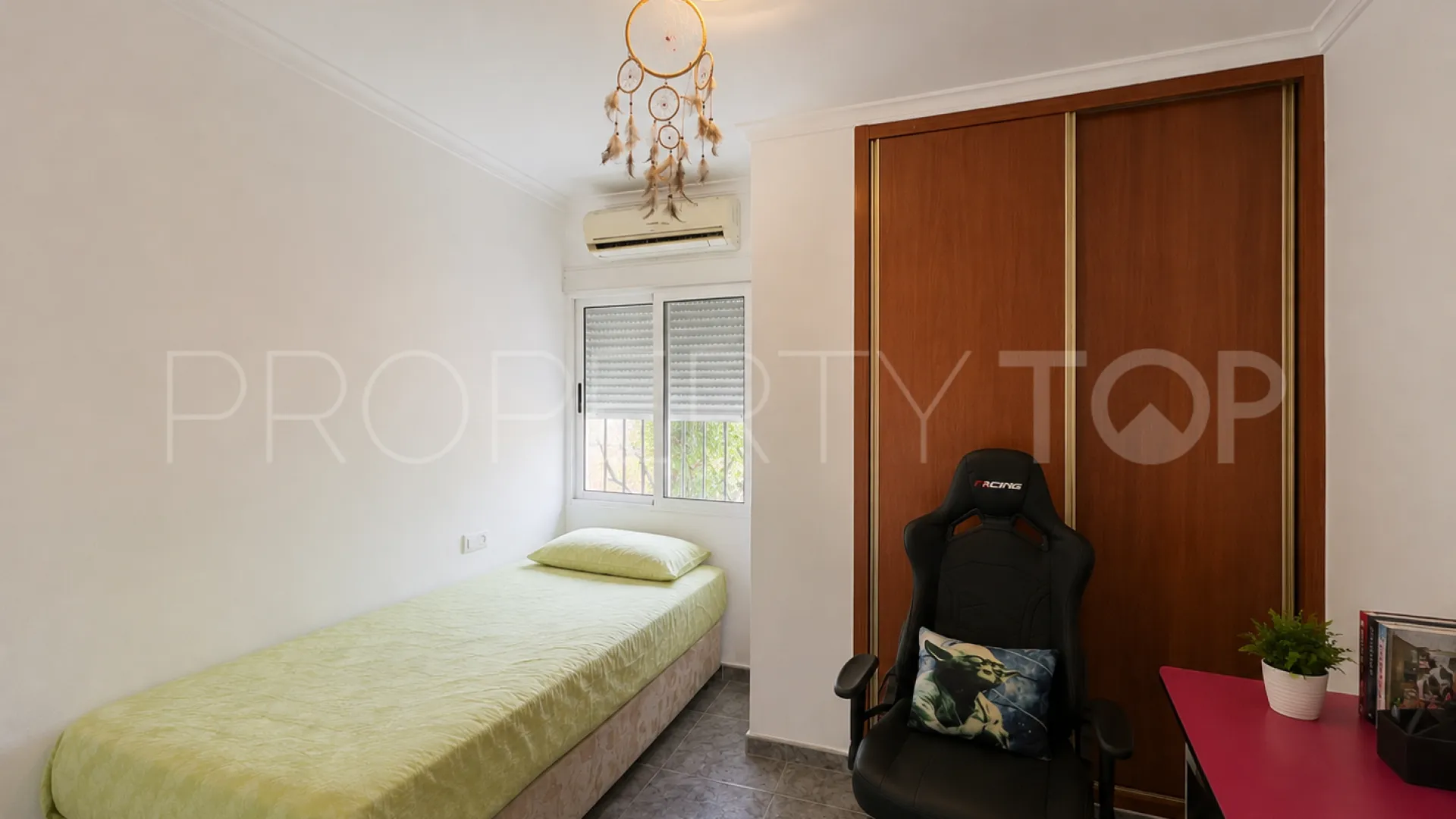 For sale 4 bedrooms finca in Oliva