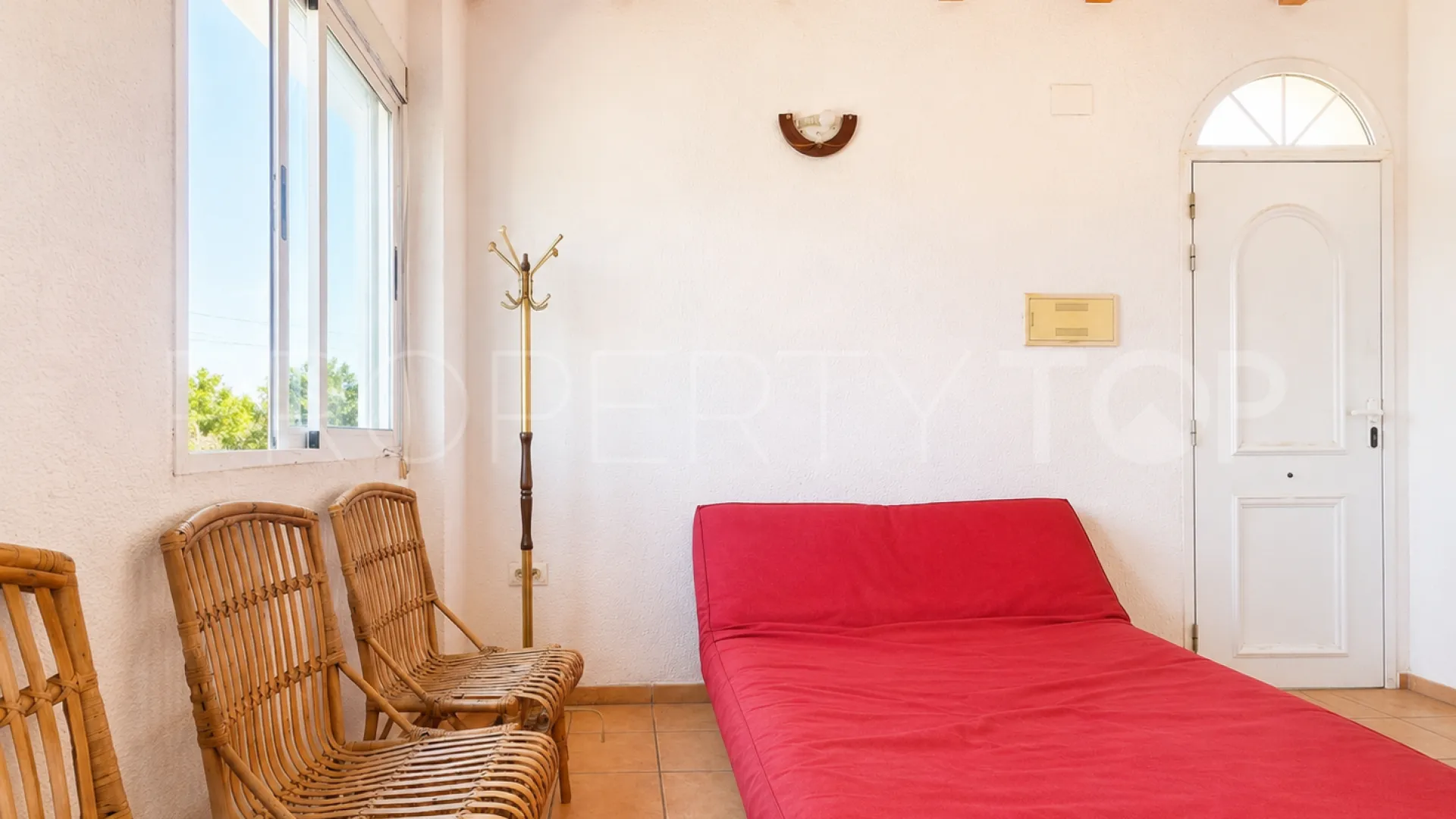 For sale 4 bedrooms finca in Oliva