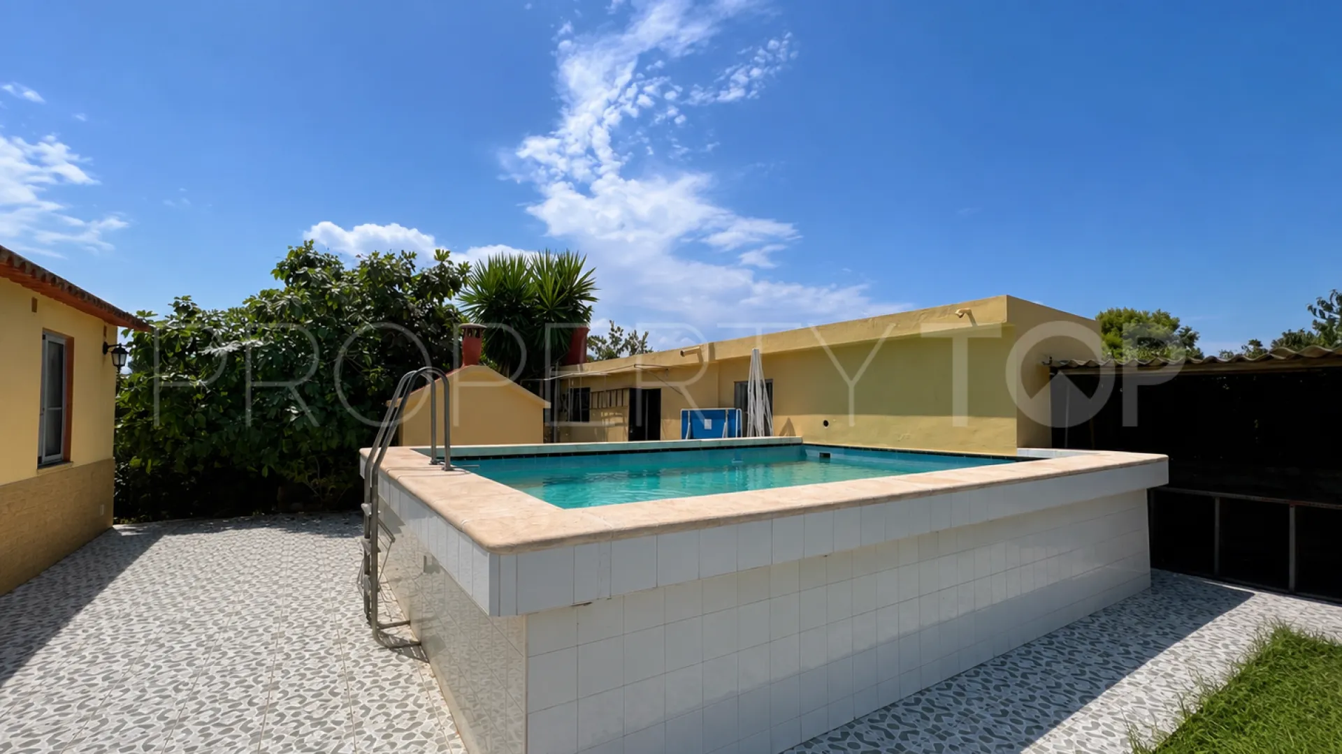 For sale 4 bedrooms finca in Oliva
