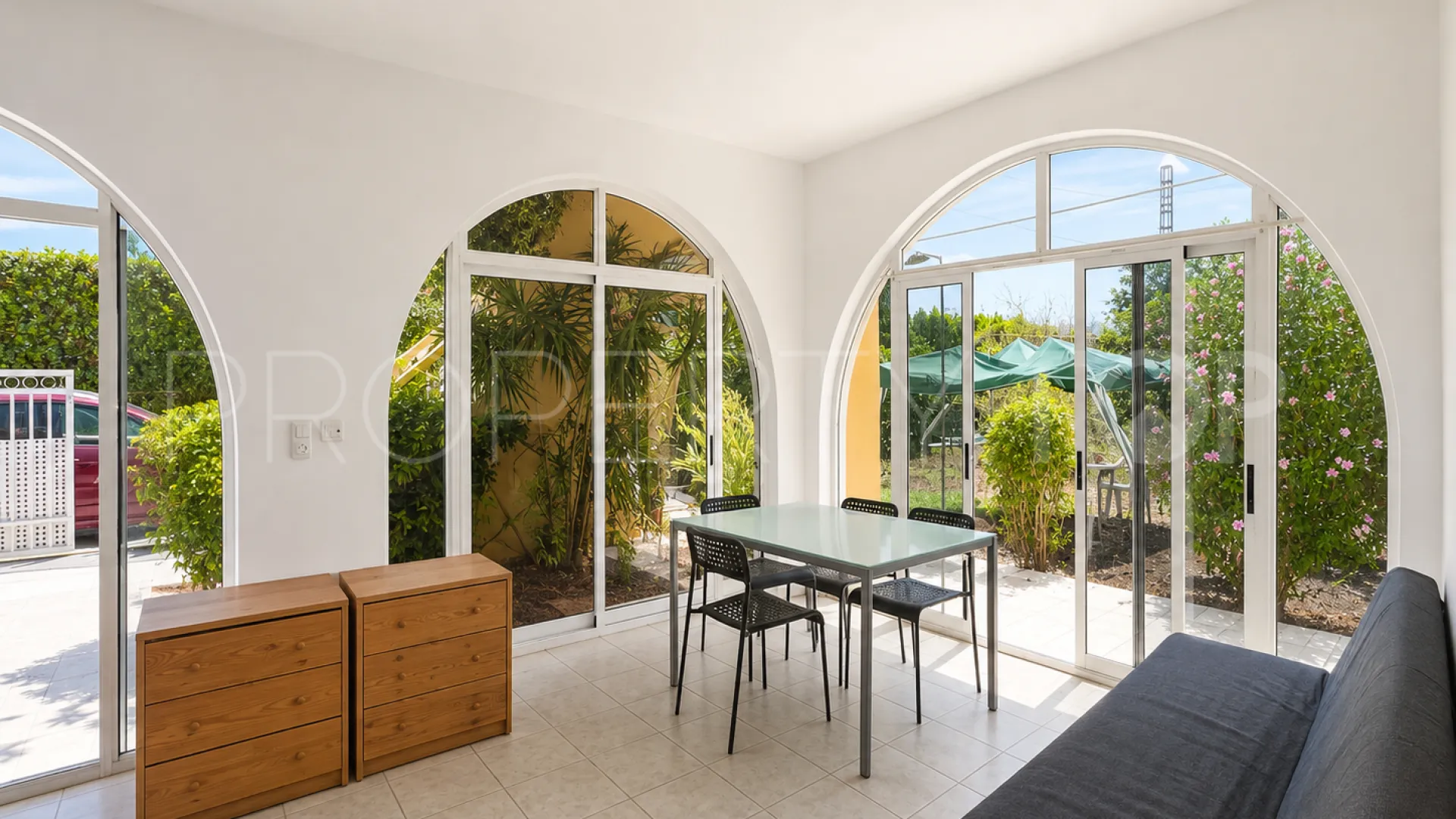 For sale 4 bedrooms finca in Oliva