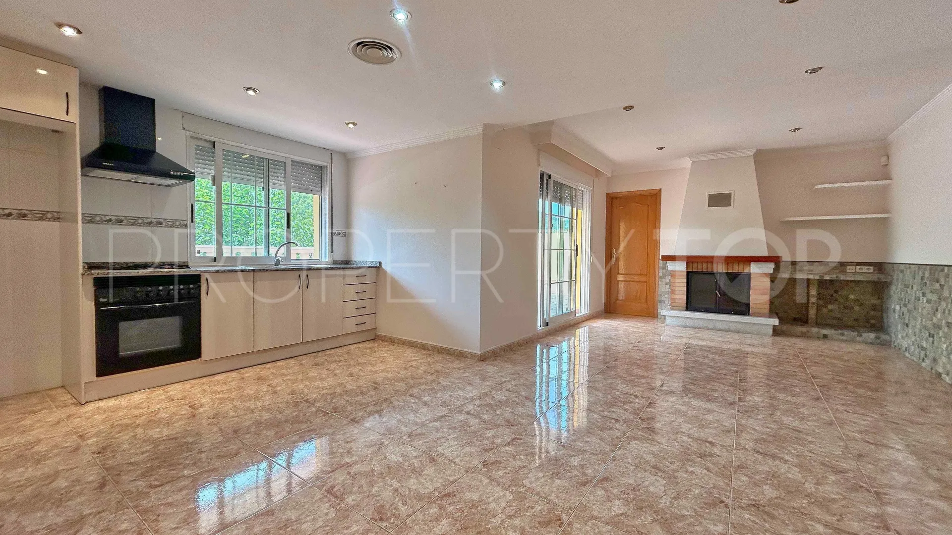 Buy 5 bedrooms villa in Orba