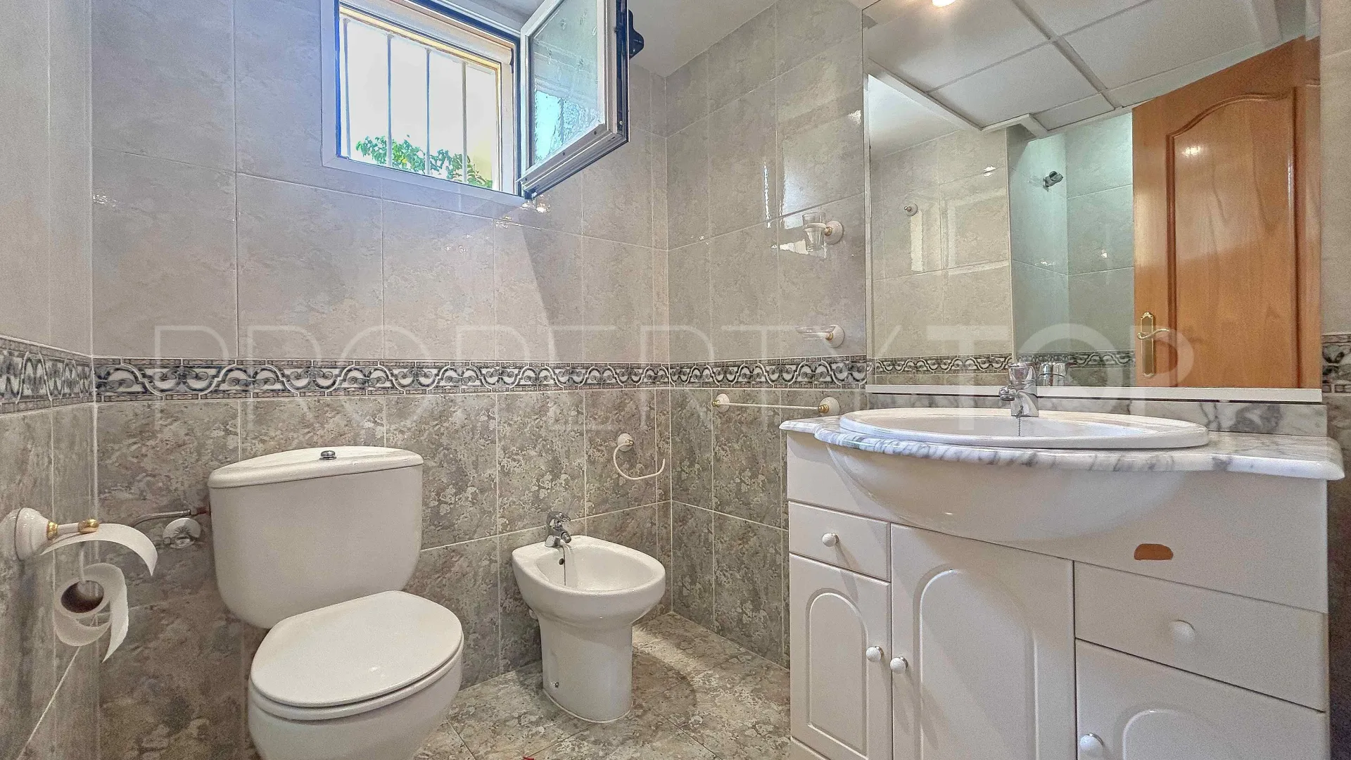 Buy 5 bedrooms villa in Orba
