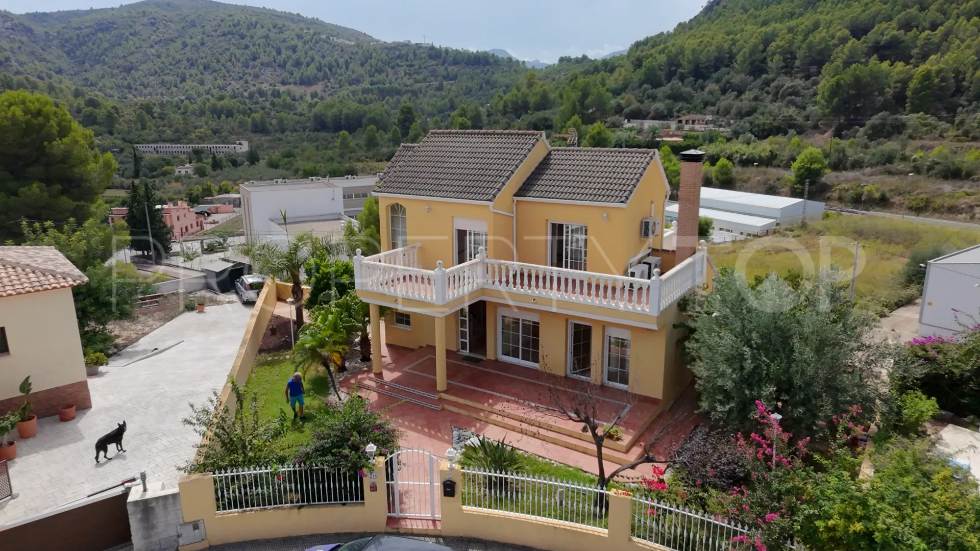 Buy 5 bedrooms villa in Orba