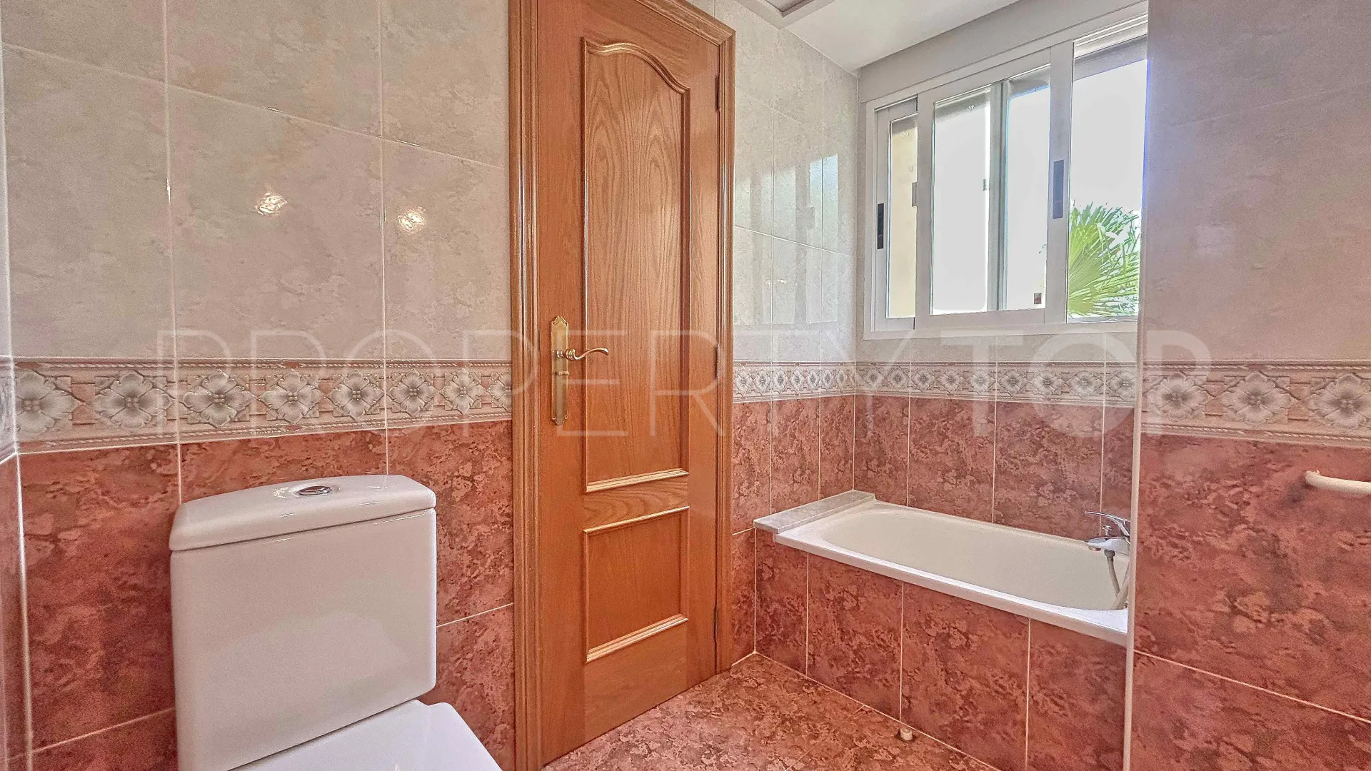 Buy 5 bedrooms villa in Orba