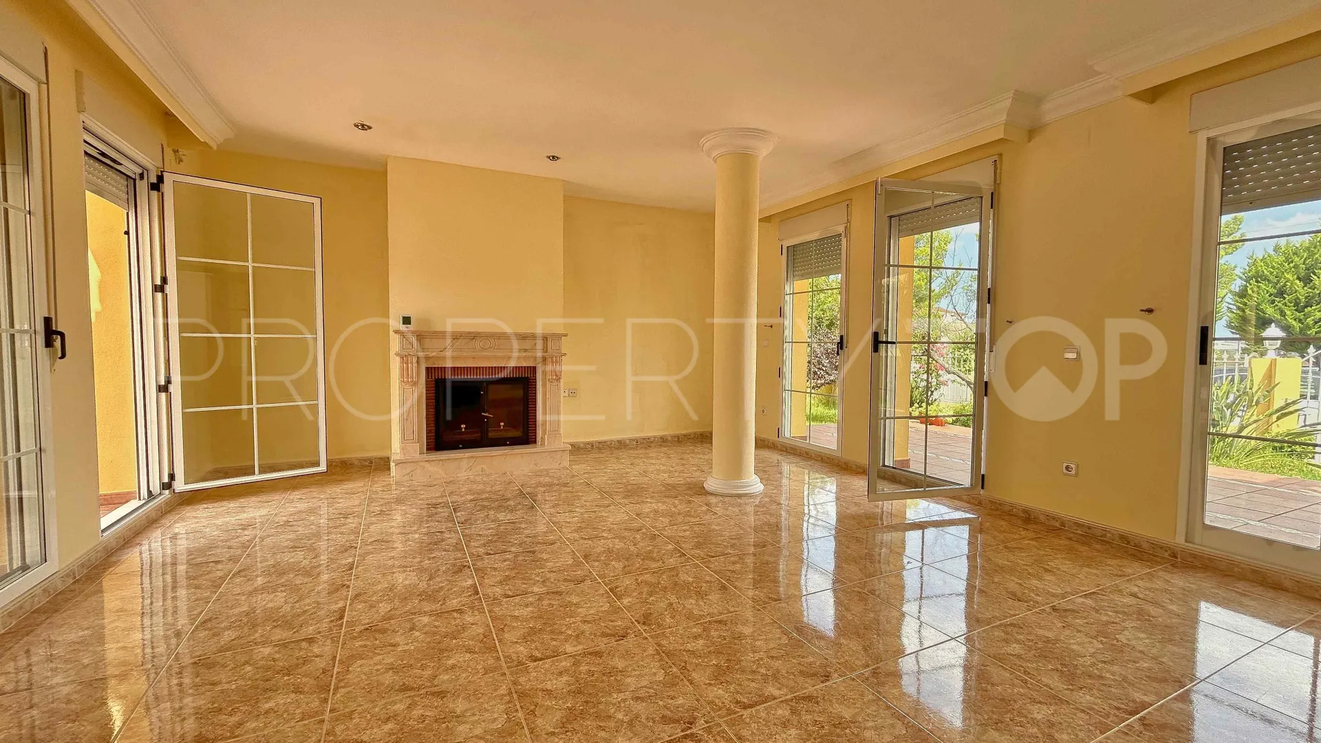 Buy 5 bedrooms villa in Orba