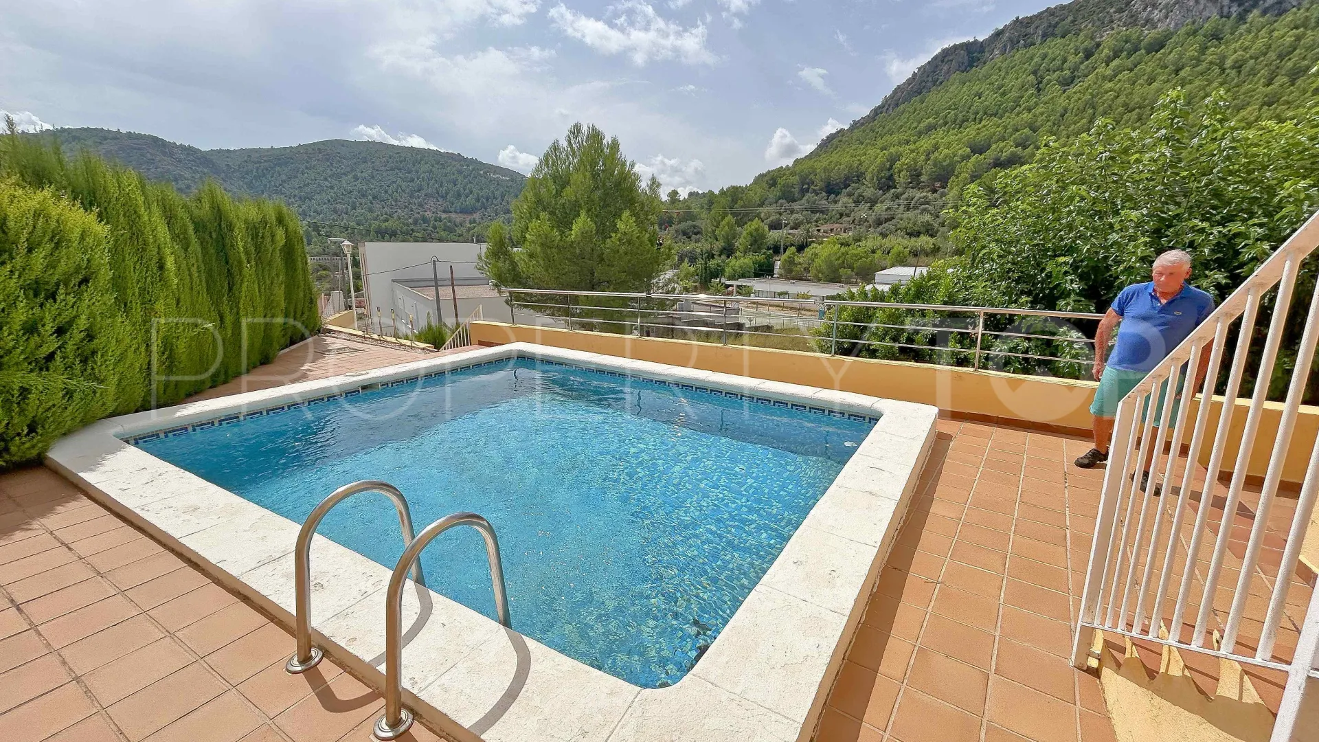 Buy 5 bedrooms villa in Orba