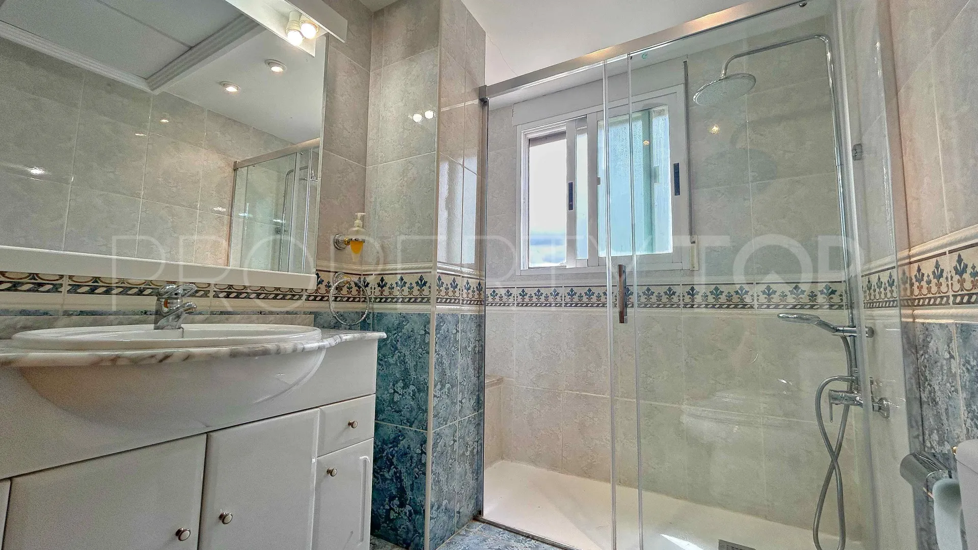 Buy 5 bedrooms villa in Orba