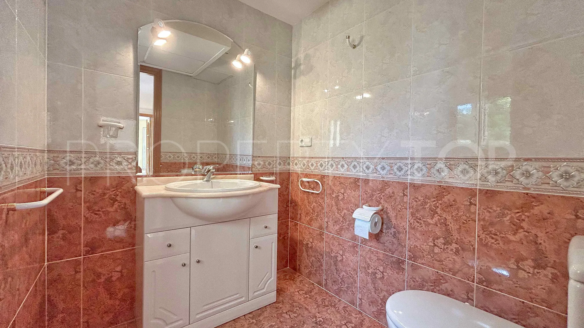 Buy 5 bedrooms villa in Orba