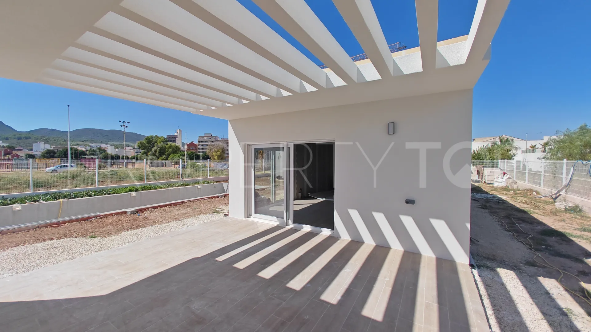 Buy 4 bedrooms villa in Gata de Gorgos
