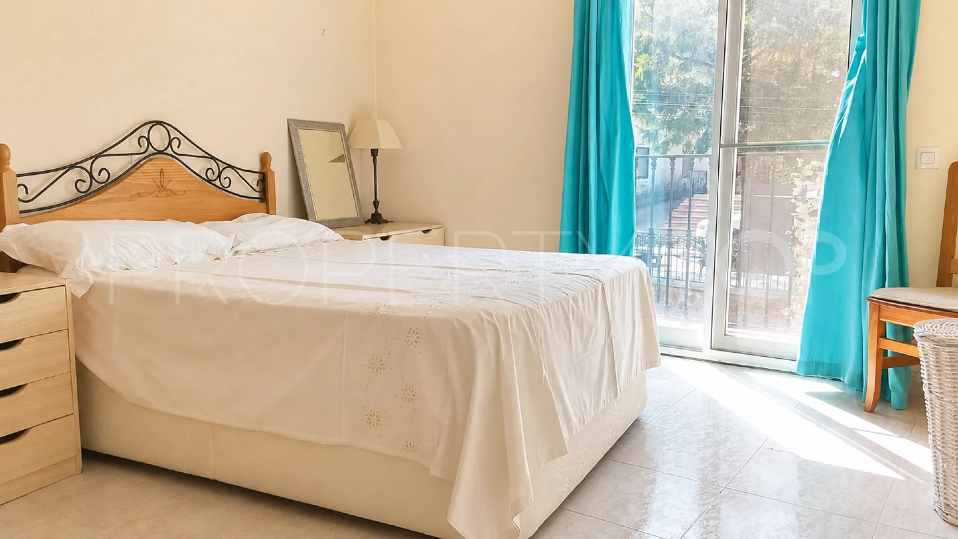 Town house for sale in Orba