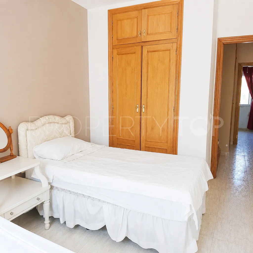 Town house for sale in Orba