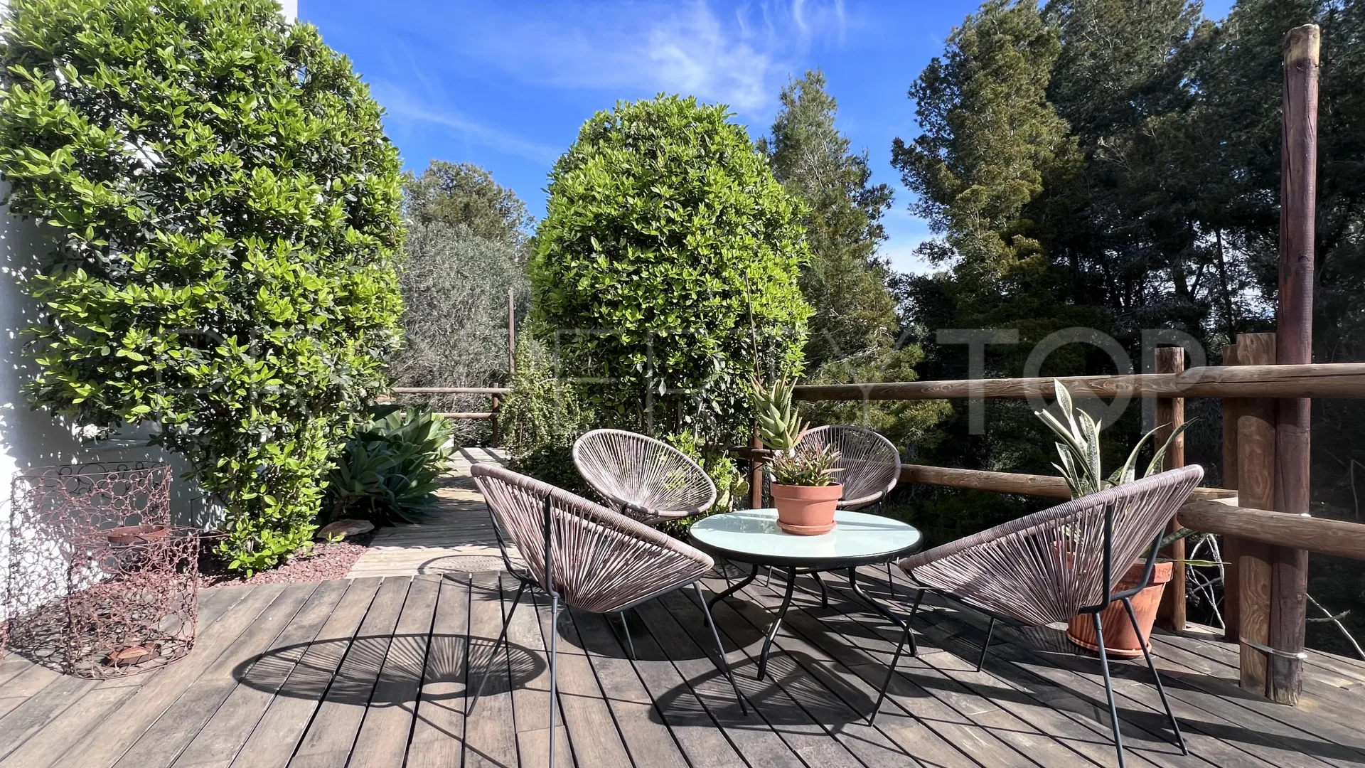 Buy Denia villa with 4 bedrooms