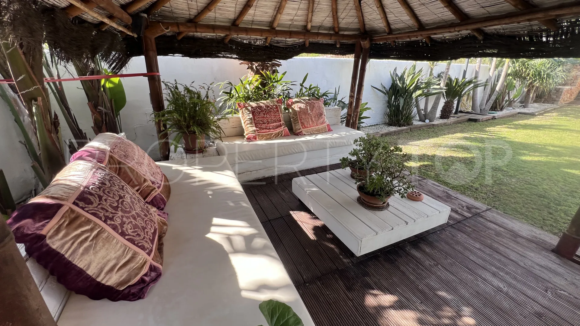 Buy Denia villa with 4 bedrooms