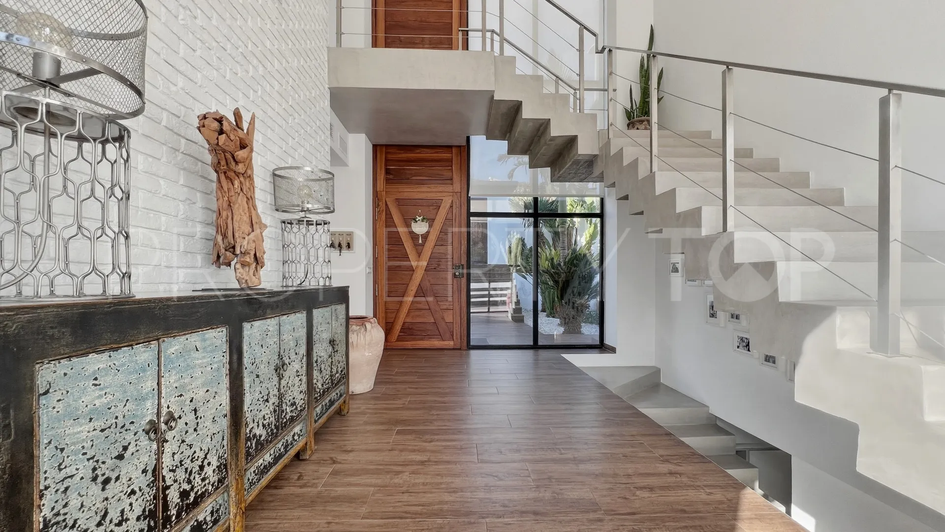 Buy Denia villa with 4 bedrooms