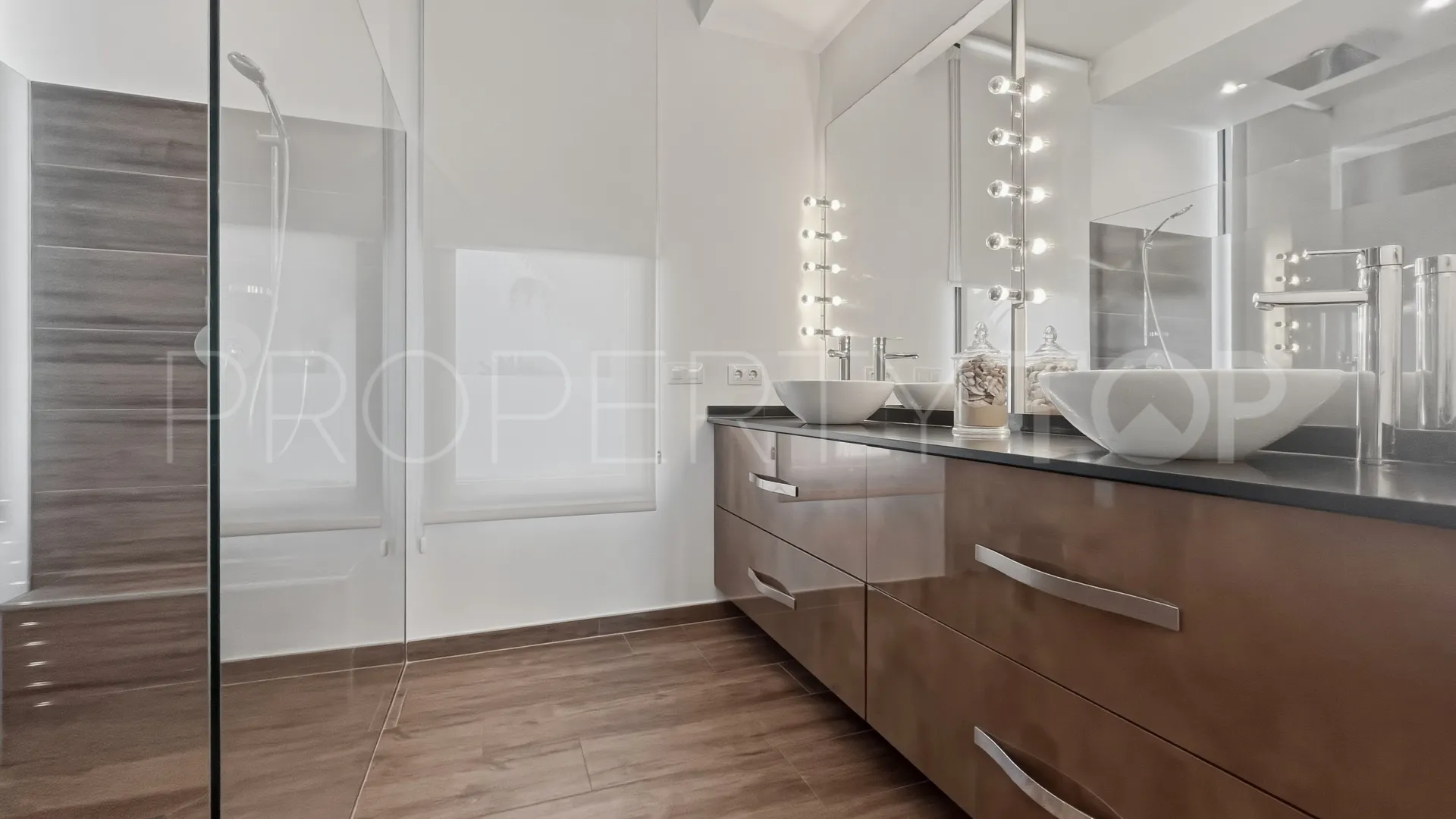 Buy Denia villa with 4 bedrooms