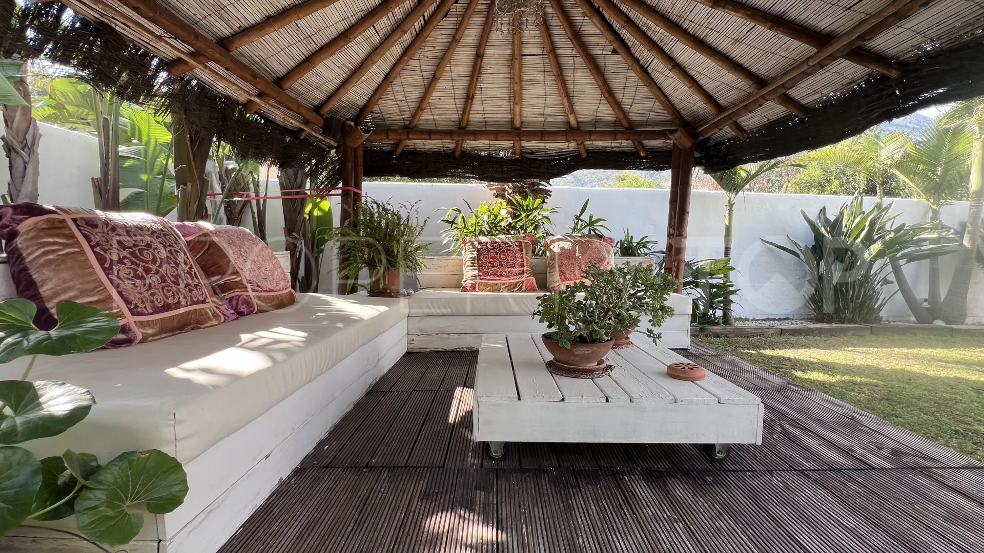 Buy Denia villa with 4 bedrooms
