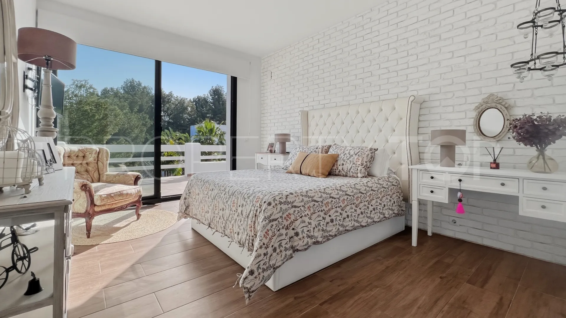Buy Denia villa with 4 bedrooms