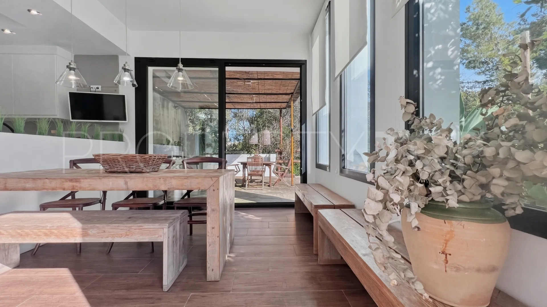 Buy Denia villa with 4 bedrooms
