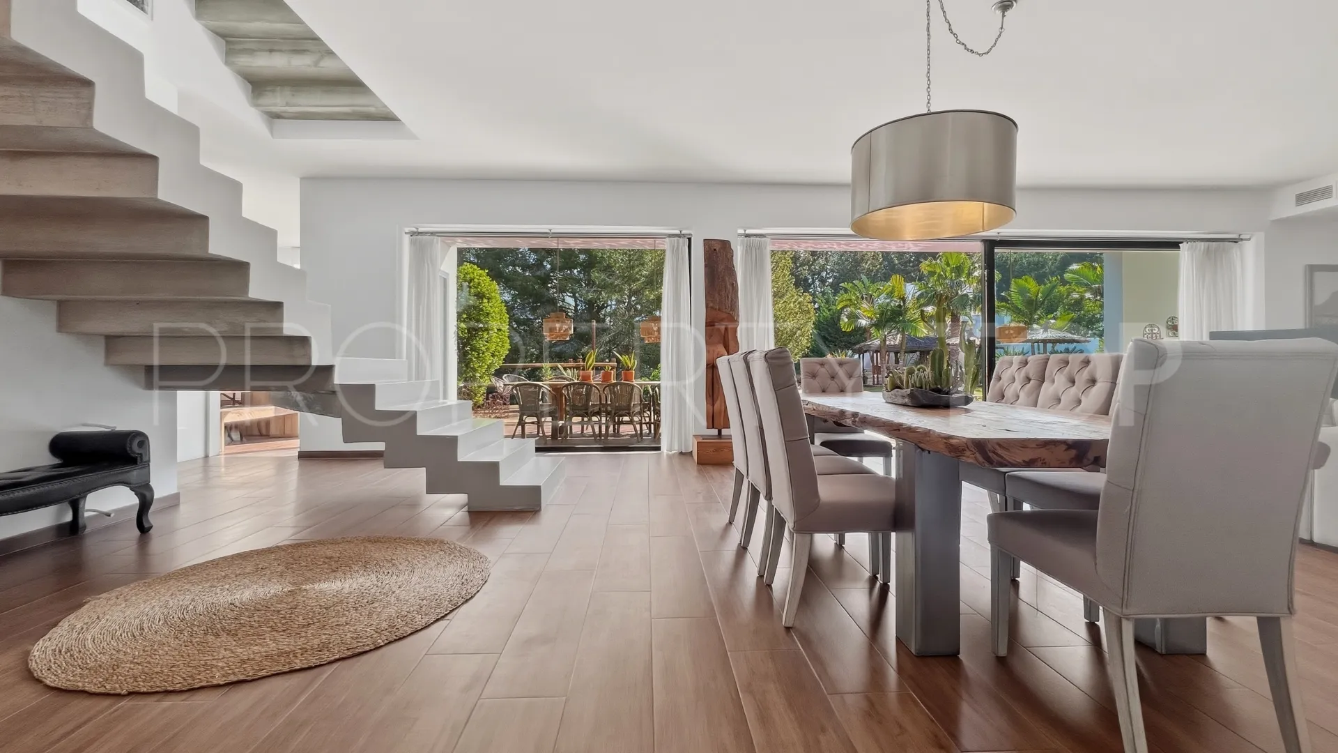 Buy Denia villa with 4 bedrooms