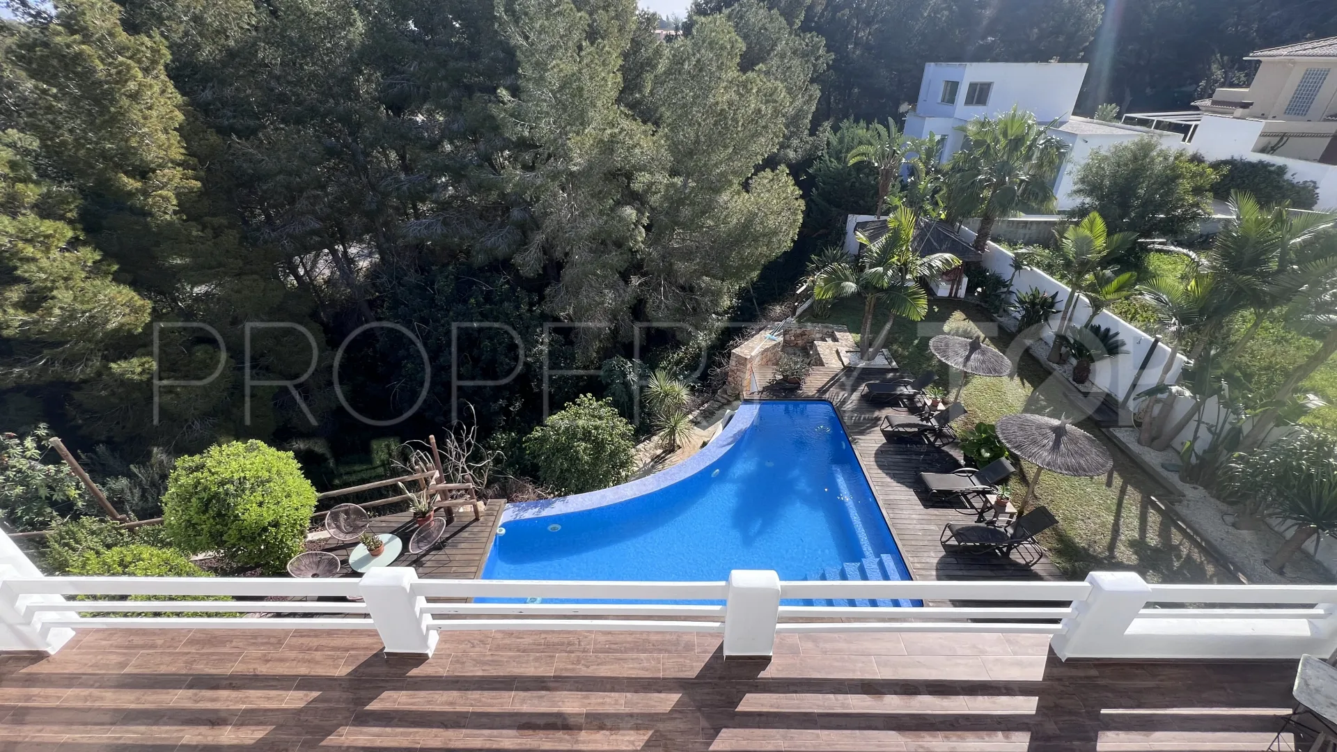 Buy Denia villa with 4 bedrooms
