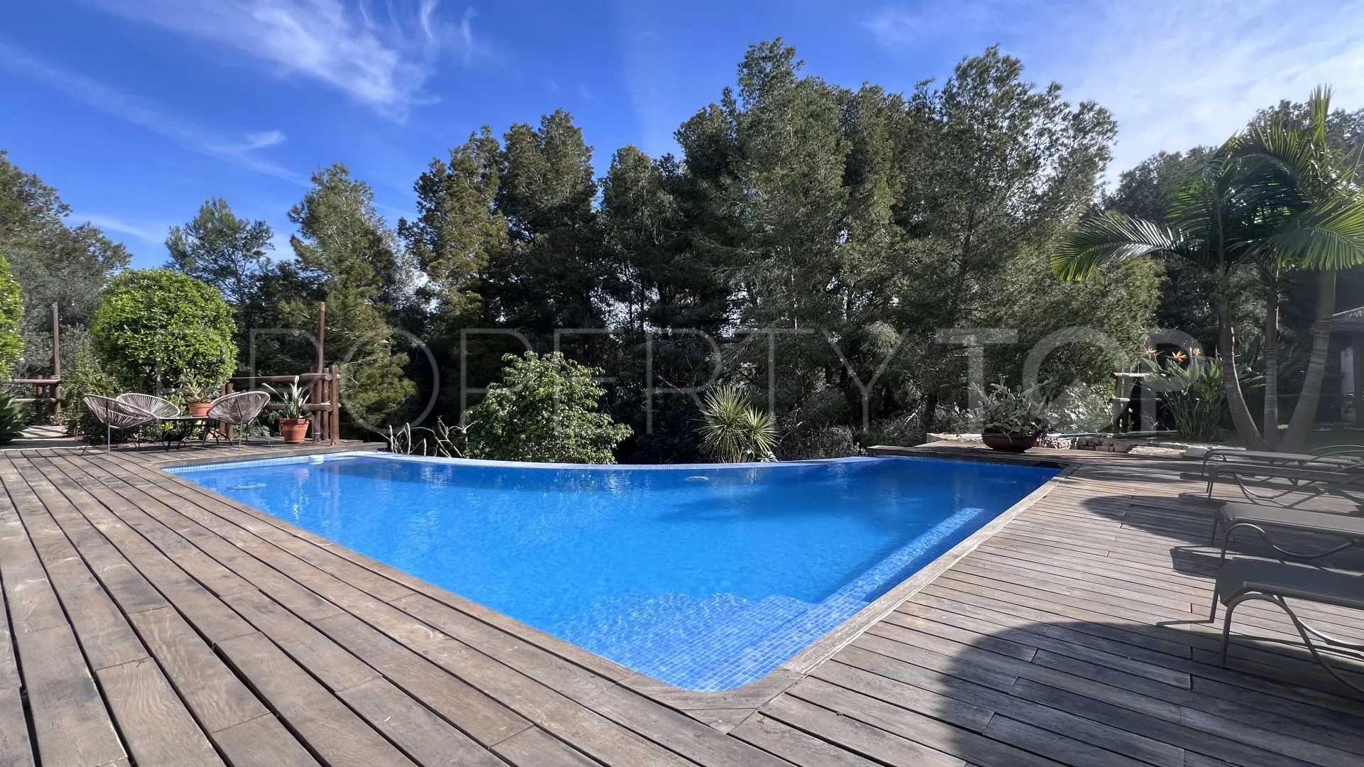 Buy Denia villa with 4 bedrooms