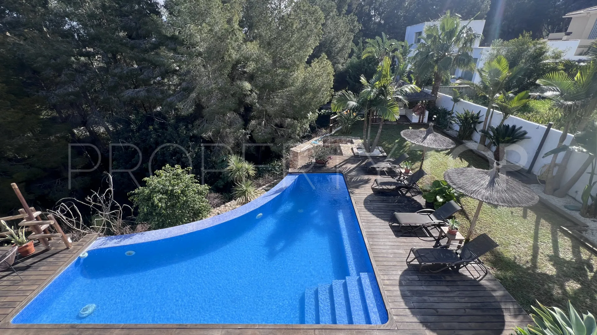Buy Denia villa with 4 bedrooms
