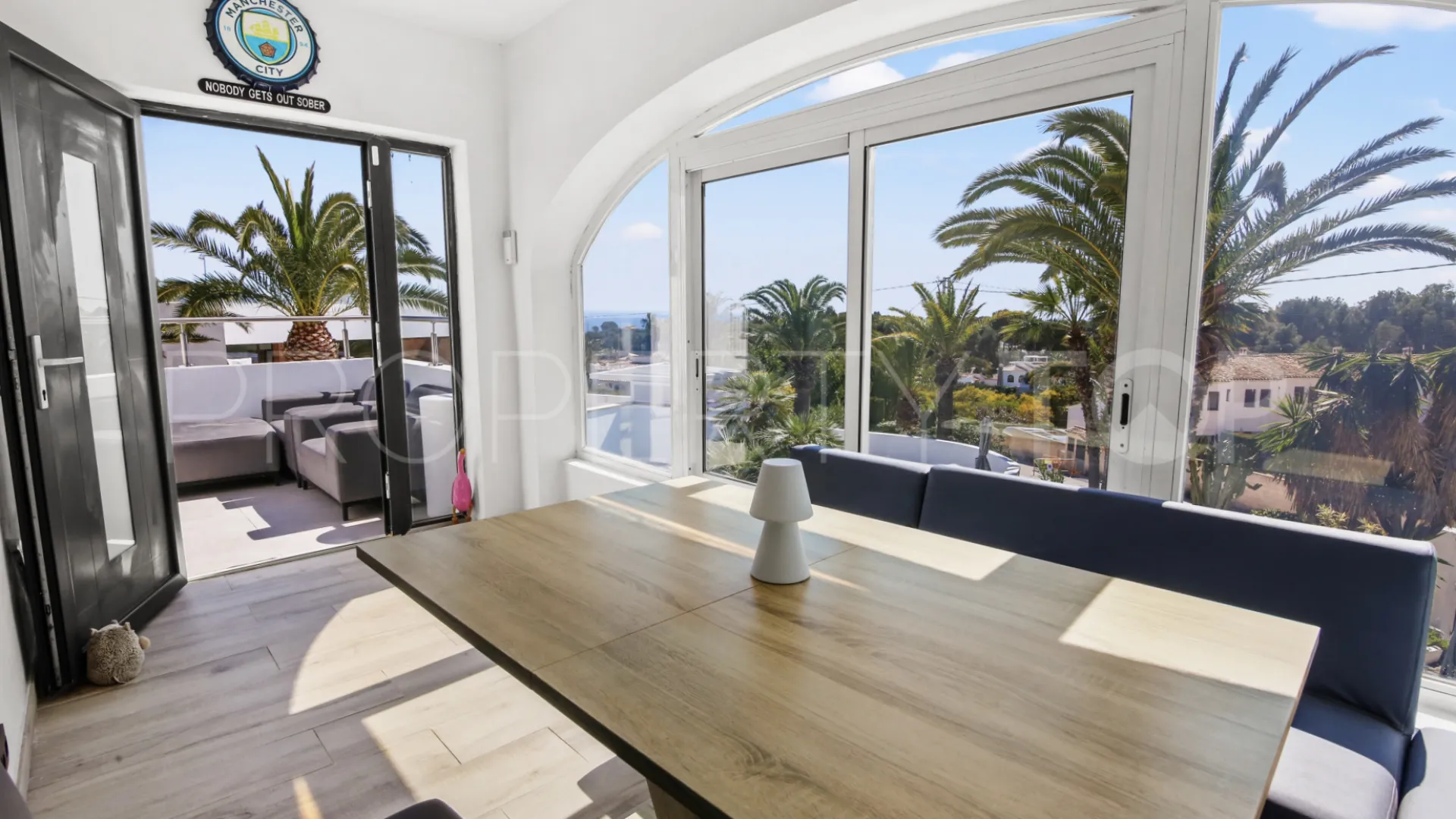 Villa a la venta en Moraira con 4 dormitorios