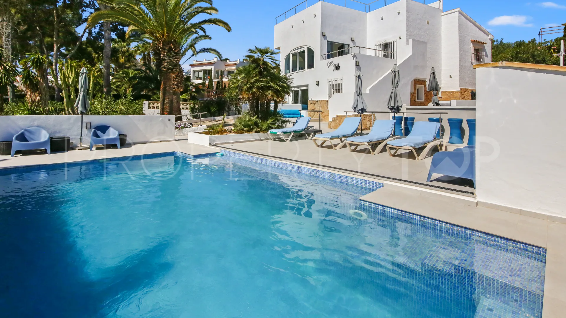 Villa a la venta en Moraira con 4 dormitorios