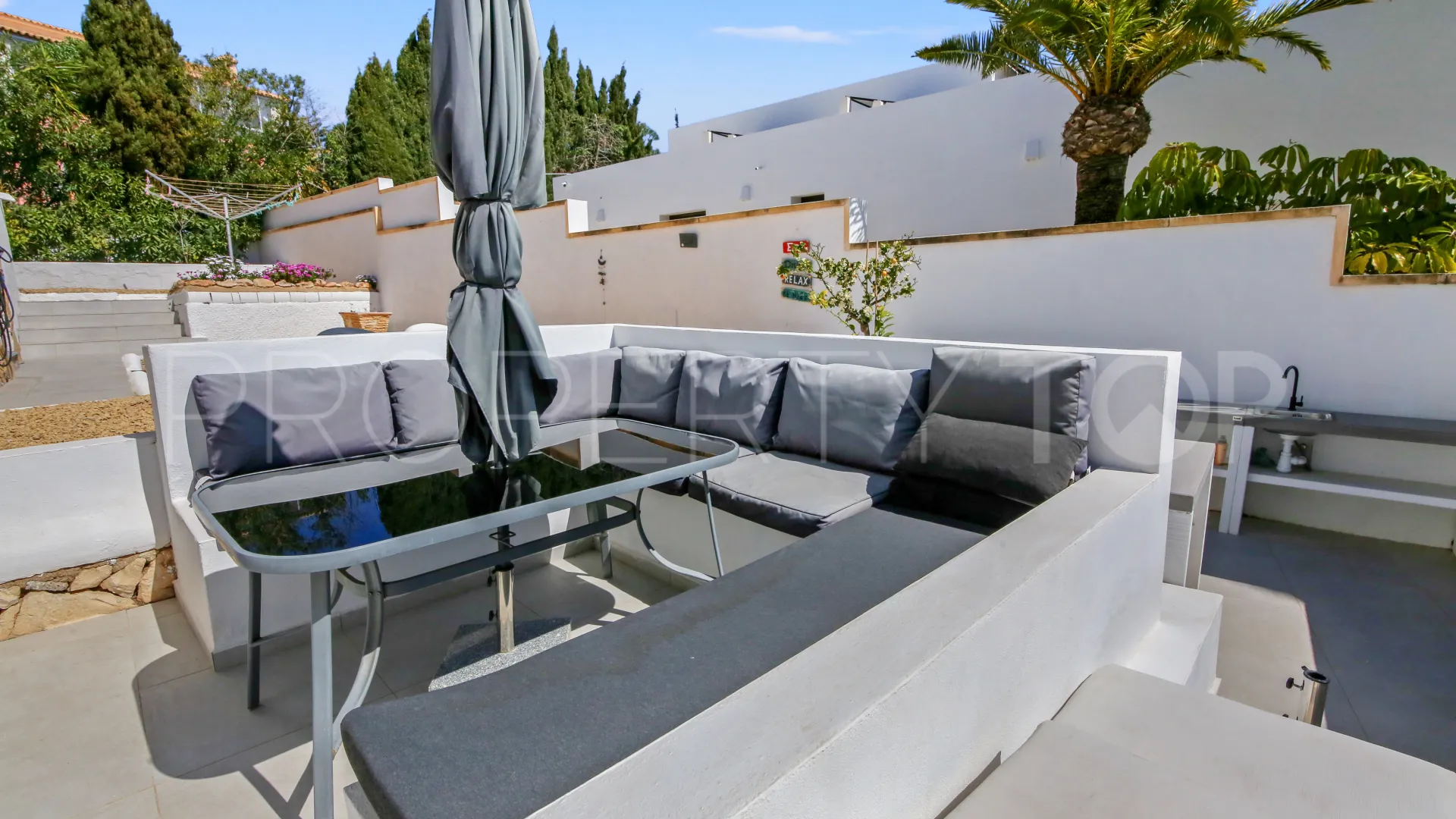 Villa a la venta en Moraira con 4 dormitorios