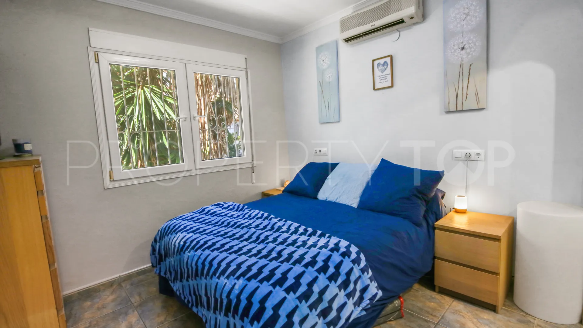 Villa a la venta en Moraira con 4 dormitorios