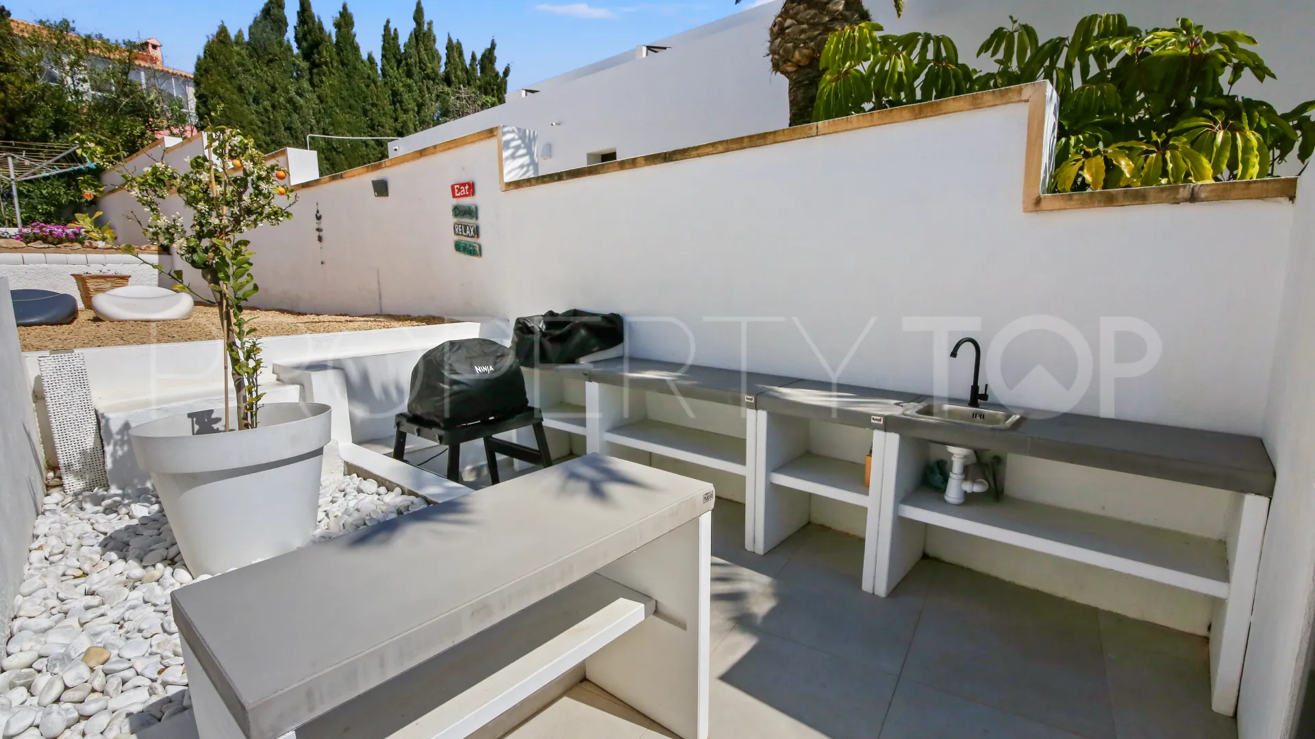 Villa a la venta en Moraira con 4 dormitorios