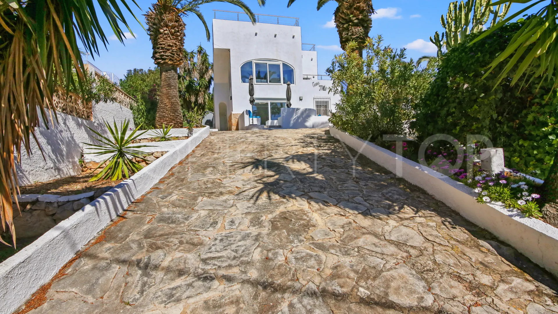 Villa a la venta en Moraira con 4 dormitorios